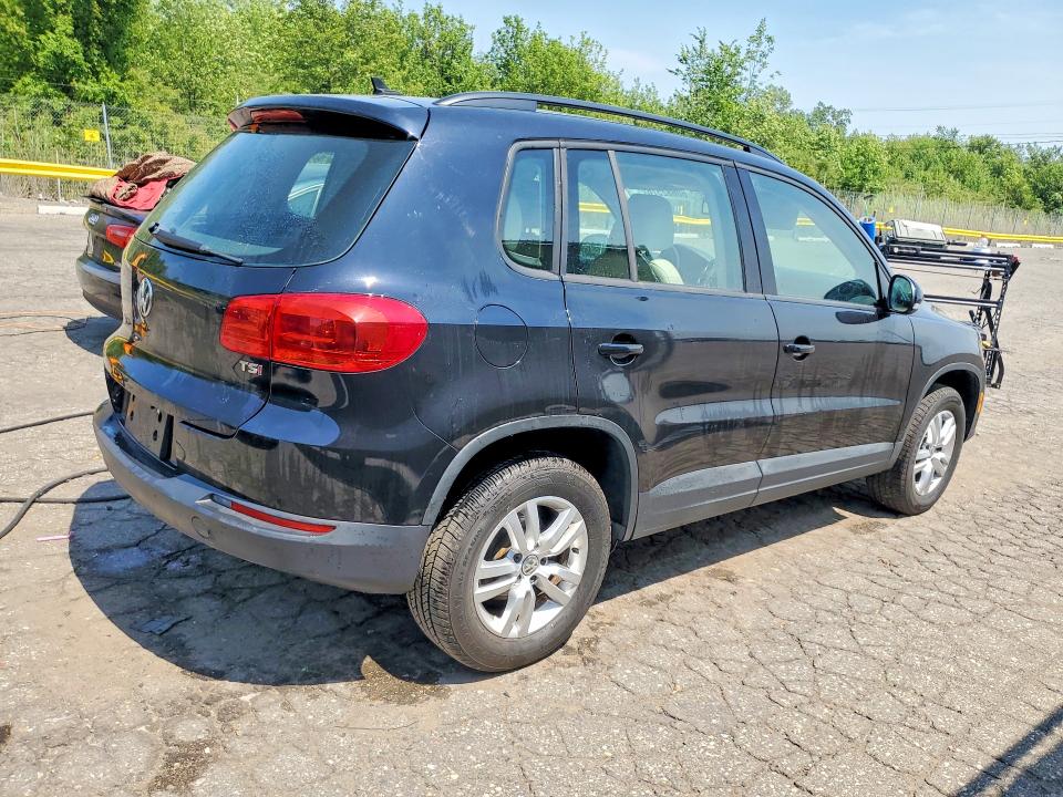 2017 Volkswagen Tiguan VIN WVGAV7AX7HK006674 COPART salvage auction — MINOR DENT/SCRATCHES, Mi - Dealer Only Clean Title (P), sold $2,050 on 2026-07-31 (photo 3)