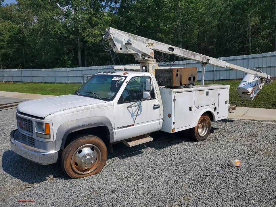 1995 Gmc SIERRA VIN 1GDKC34NXSJ527592 COPART salvage auction — NORMAL WEAR, Nc - Dealer Only Clean Title, sold $450 on 2026-08-27 (photo 1)