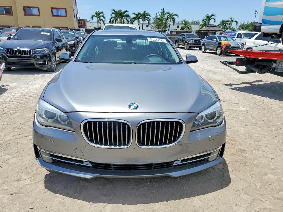 2013 BMW 7er VIN WBAYE8C51DDE22285 COPART salvage auction — MINOR DENT/SCRATCHES, FL - CERTIFICATE OF TITLE, sold $650 on 2026-07-28 (photo 5)