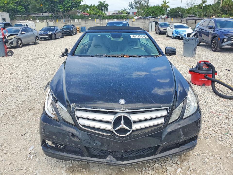 2011 Mercedes-benz E-class VIN WDDKK5GF1BF085981 COPART salvage auction — REAR END, FL - CERT OF TITLE SLVG REBUILDABLE, sold $825 on 2026-08-11 (photo 5)