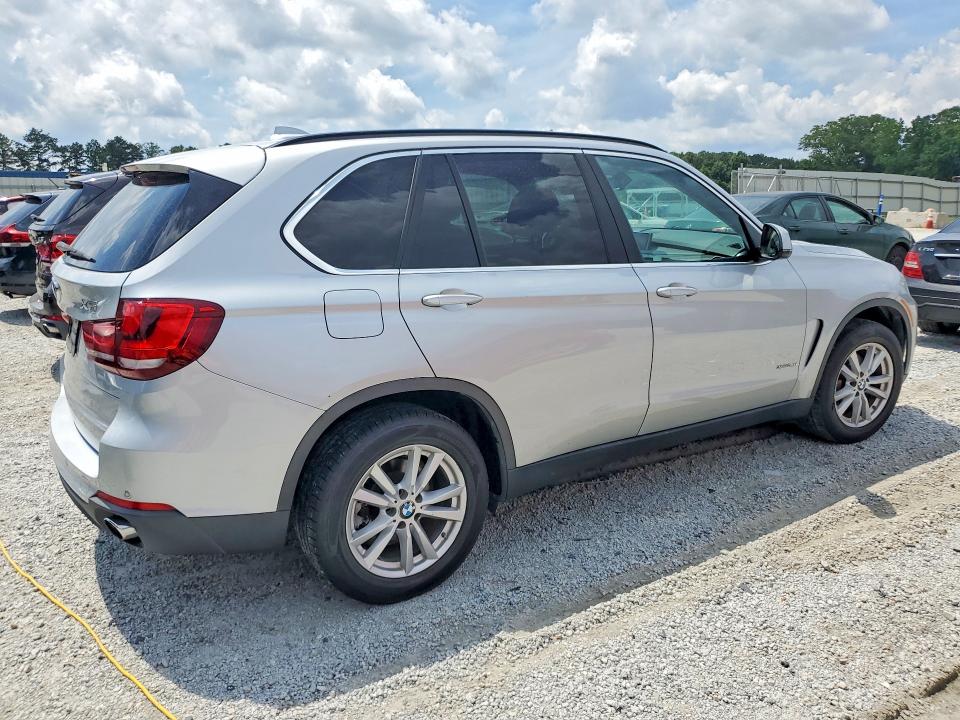 2015 BMW X5 VIN 5UXKR0C58F0P06968 COPART salvage auction — MINOR DENT/SCRATCHES, Mt - Certificate Of Title (P), sold $3,600 on 2026-07-27 (photo 3)