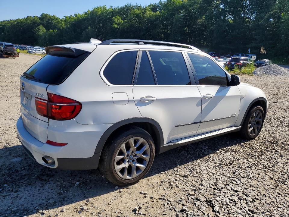 2013 BMW X5 VIN 5UXZV4C56D0G57156 COPART salvage auction — MINOR DENT/SCRATCHES, Ma - Certificate Of Title, sold $1,750 on 2026-07-29 (photo 3)