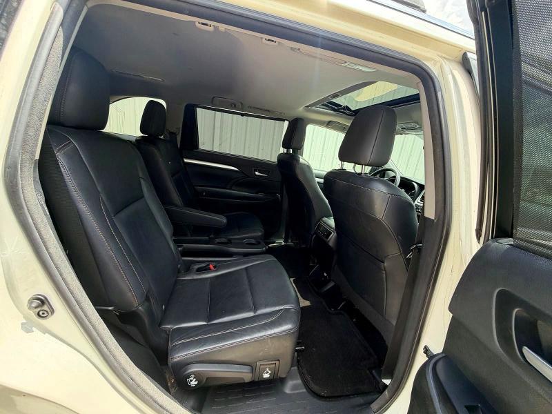 2014 Toyota Highlander VIN 5TDJKRFH4ES016030 COPART salvage auction — MINOR DENT/SCRATCHES, Il - Certificate Of Title (P), sold $5,600 on 2026-07-09 (photo 6)