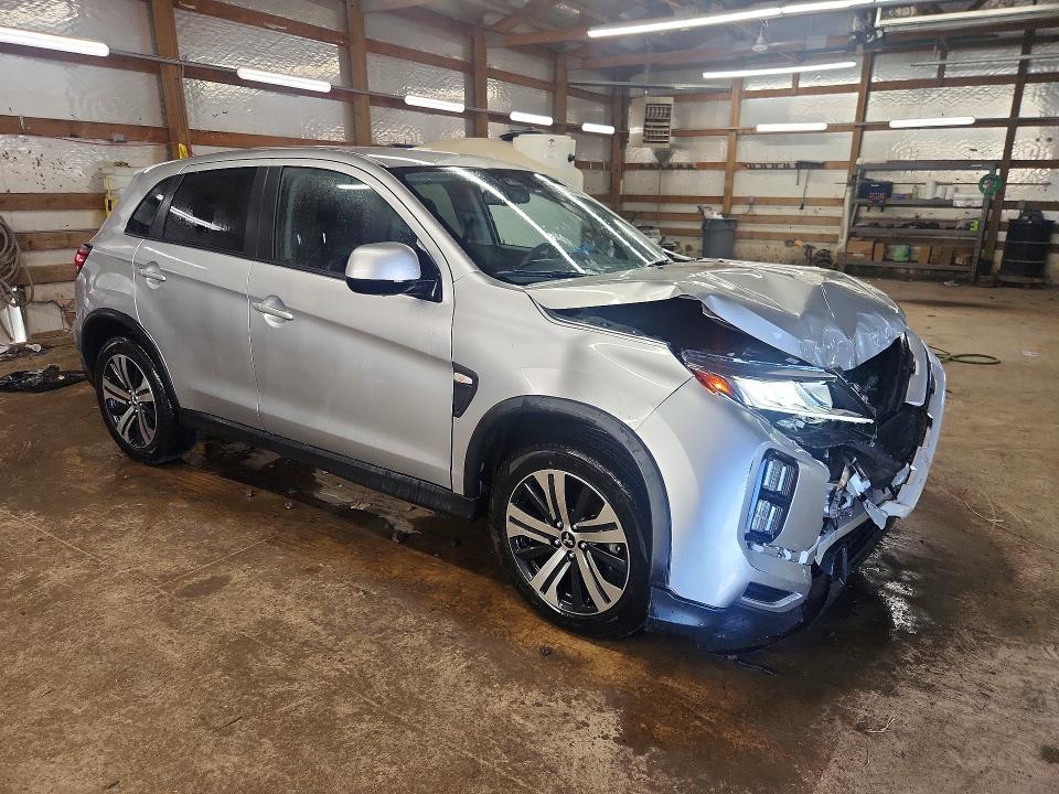 2026 Mitsubishi VIN JA4ARUAU9TU002713 COPART salvage auction — FRONT END, Ky - Certificate Of Title (P), sold $8,800 on 2026-07-08 (photo 4)