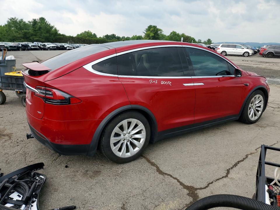 2017 Tesla Model x VIN 5YJXCAE2XHF075078 COPART salvage auction — SIDE, Pa - Certificate Of Salvage, sold $5,300 on 2026-09-10 (photo 3)