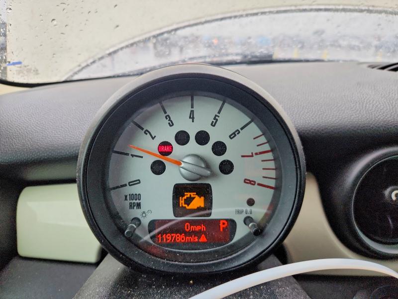 2013 Mini Cooper VIN WMWSV3C55DT389741 COPART salvage auction — NORMAL WEAR, Mt - Certificate Of Title, sold $175 on 2026-08-17 (photo 9)