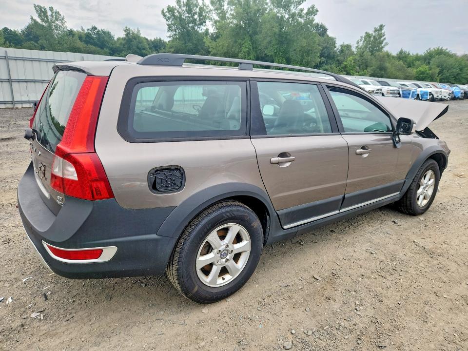 2008 Volvo Xc70 VIN YV4BZ982681031586 COPART salvage auction — FRONT END, MA - CERT OF TITLE-RECONSTRCTD COLL, sold $125 on 2026-07-29 (photo 3)