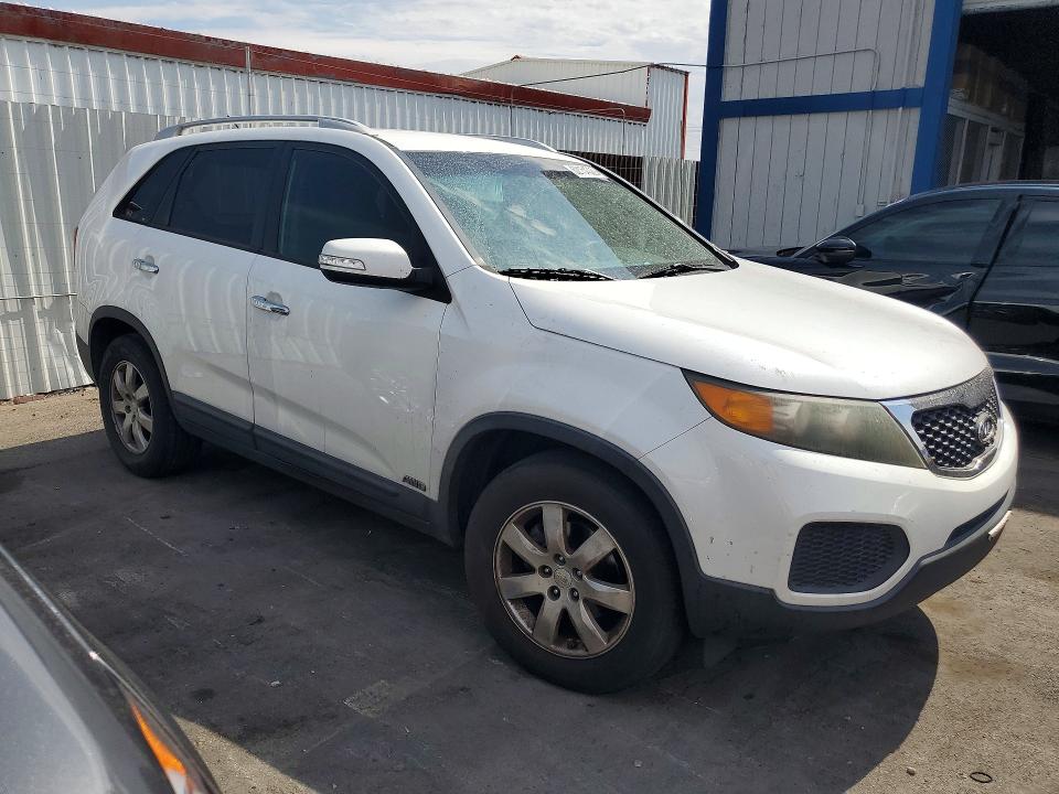 2011 Kia Sorento VIN 5XYKTDA22BG165021 COPART salvage auction — VANDALISM, Nv - Certificate Of Title, sold $200 on 2026-07-29 (photo 4)
