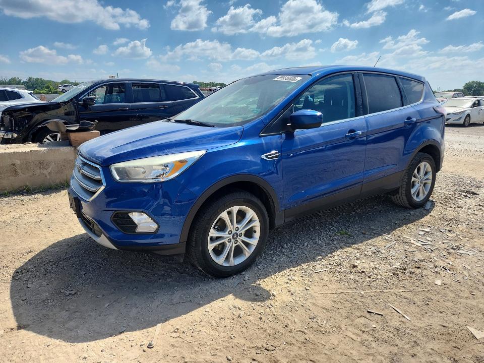 2017 Ford Escape VIN 1FMCU0GD7HUC78775 COPART salvage auction — MINOR DENT/SCRATCHES, MO - DEALER ONLY CLEAN TITLE, sold $425 on 2026-07-26 (photo 1)
