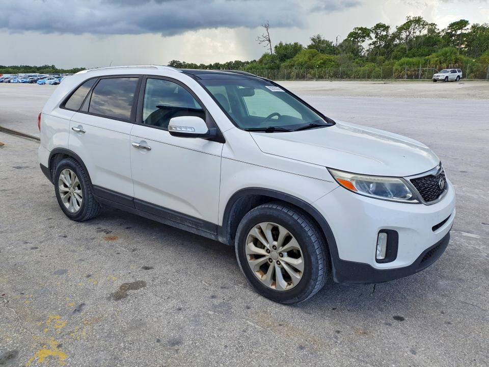 2015 Kia VIN 5XYKU4A7XFG640557 COPART salvage auction — SIDE, Fl - Cert Of Title Slvg Rebuildable, sold $2,600 on 2026-07-15 (photo 4)