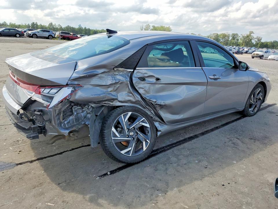 2025 Hyundai Elantra VIN KMHLS4DG4SU017297 COPART salvage auction — REAR END, Sc - Dealer Only Non-Repairable (P), sold $3,650 on 2026-07-13 (photo 3)