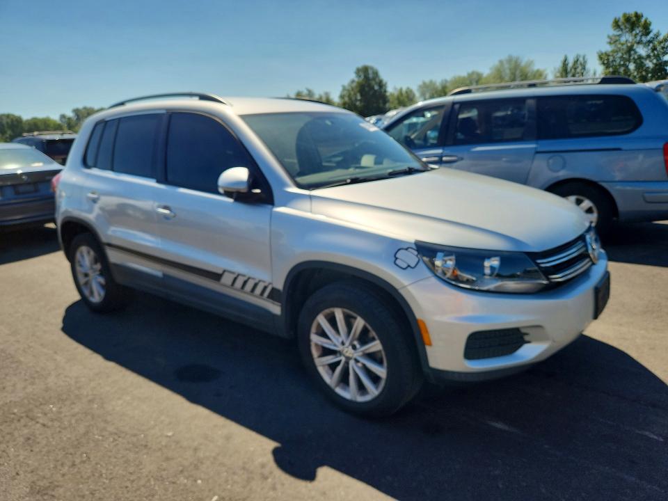 2017 Volkswagen Tiguan VIN WVGBV7AX2HK051719 COPART salvage auction — MECHANICAL, OR - CERT OF TITLE-RECONSTRUCTED, sold $750 on 2026-08-05 (photo 4)