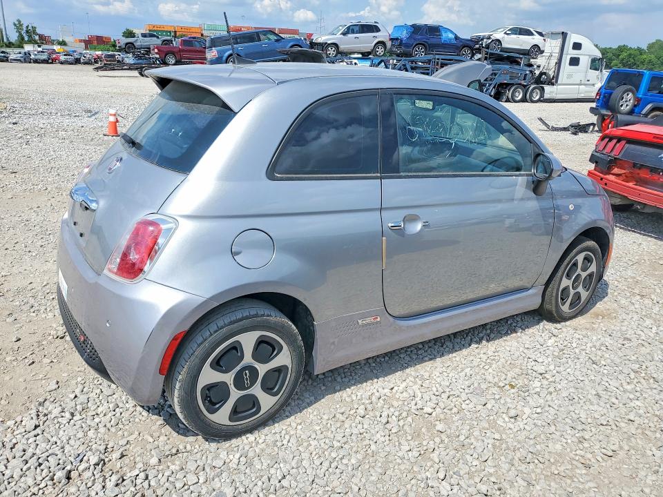 2017 Fiat 500 VIN 3C3CFFGE4HT565600 COPART salvage auction — MINOR DENT/SCRATCHES, OH - CERTIFICATE OF TITLE, sold $1,550 on 2026-07-17 (photo 3)