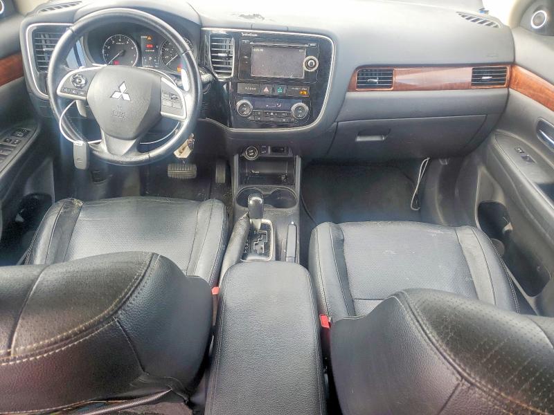 2014 Mitsubishi Outlander VIN JA4JZ4AXXEZ001800 COPART salvage auction — MINOR DENT/SCRATCHES, Nc - Dealer Only Clean Title, sold $2,350 on 2026-07-23 (photo 8)