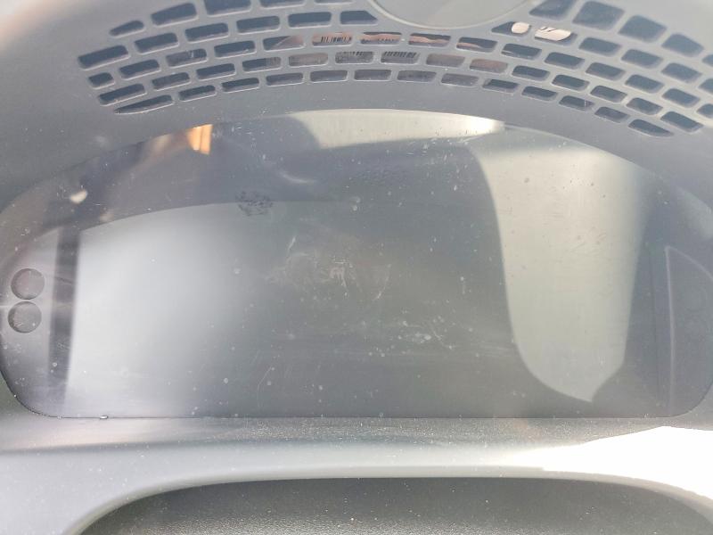 2017 Jaguar Xj VIN SAJWJ2GD5H8W08980 COPART salvage auction — MINOR DENT/SCRATCHES, FL - CERT OF TITLE-REBUILT (P), sold $1,950 on 2026-07-28 (photo 9)