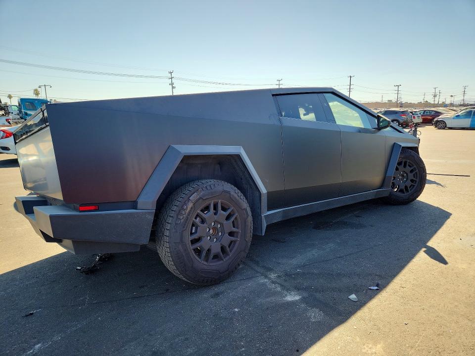 2024 Tesla Cybertruck VIN 7G2CEHED4RA020222 COPART salvage auction — FRONT END, Ca - Salvage Certificate, sold $28,000 on 2026-08-26 (photo 3)