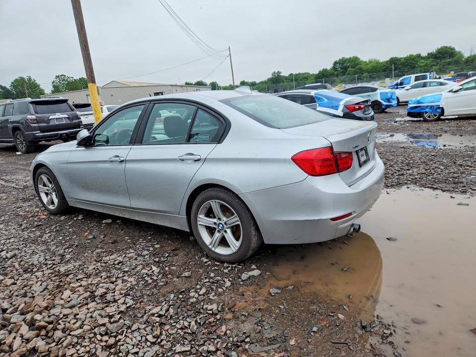 2013 BMW 3er VIN WBA3B5G58DNS03195 COPART salvage auction — MINOR DENT/SCRATCHES, Pa - Cert Of Title, sold $1,050 on 2026-07-13 (photo 2)