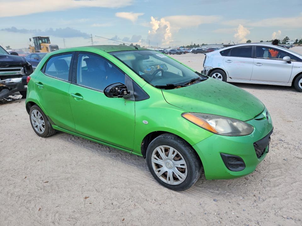 2011 Mazda 2 VIN JM1DE1HY8B0110252 COPART salvage auction — MINOR DENT/SCRATCHES, TX - CERTIFICATE OF TITLE, sold $850 on 2026-07-10 (photo 4)