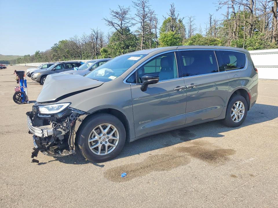 2025 Chrysler Pacifica VIN 2C4RC1BG9SR558338 — COPART salvage auction photo