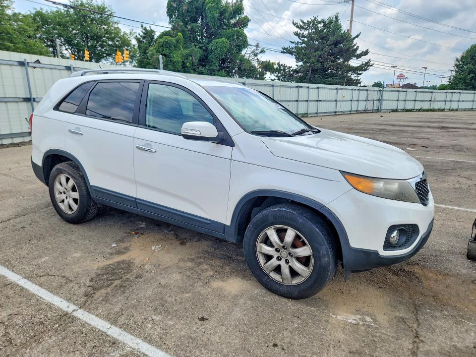 2011 Kia Sorento VIN 5XYKT4A18BG155942 COPART salvage auction — NORMAL WEAR, OH - CERTIFICATE OF TITLE, sold $125 on 2026-07-24 (photo 4)