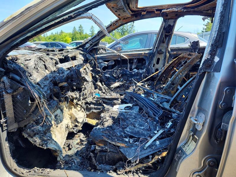 2013 Mercedes-benz C class VIN WDDGF4HBXDA743491 COPART salvage auction — BURN, On - Permit Irrepairable, sold $325 on 2026-07-30 (photo 7)