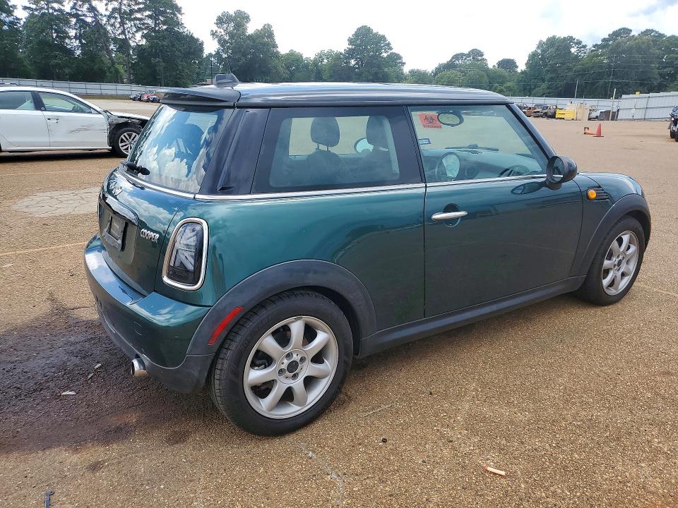 2007 Mini Cooper VIN WMWMF33577TT51325 COPART salvage auction — FRONT END, TX - SALVAGE VEHICLE TITLE (P), sold $150 on 2026-07-13 (photo 3)