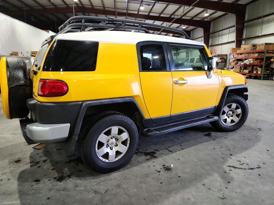 2008 Toyota Fj cruiser VIN JTEZU11F08K007451 COPART salvage auction — MINOR DENT/SCRATCHES, FL - CERTIFICATE OF TITLE, sold $2,800 on 2026-07-27 (photo 3)
