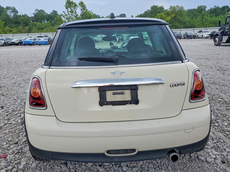 2007 Mini Cooper VIN WMWMF33567TU62741 COPART salvage auction — FRONT END, Ky - Certificate Of Title, sold $950 on 2026-08-07 (photo 6)
