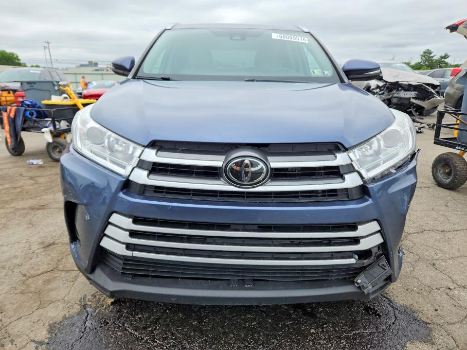 2018 Toyota VIN 5TDJZRFH2JS820946 COPART salvage auction — FRONT END, Pa - Certificate Of Salvage, sold $7,100 on 2026-07-17 (photo 5)