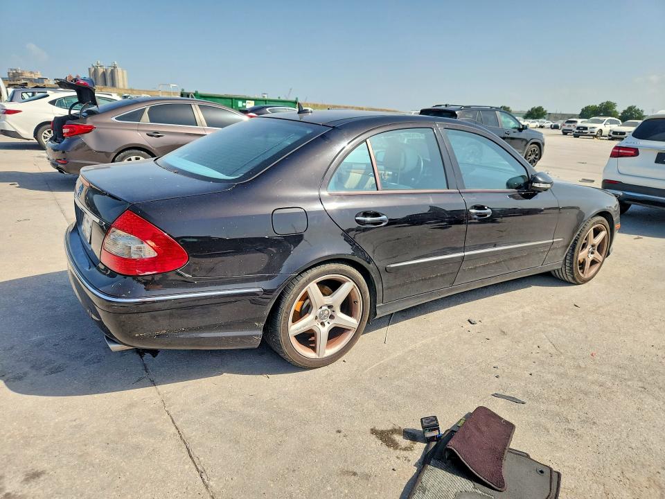 2007 Mercedes-benz E-klasse VIN WDBUF56X37B031225 COPART salvage auction — WATER/FLOOD, La - Cert Of Title-Salvage Flood, sold $425 on 2026-08-19 (photo 3)