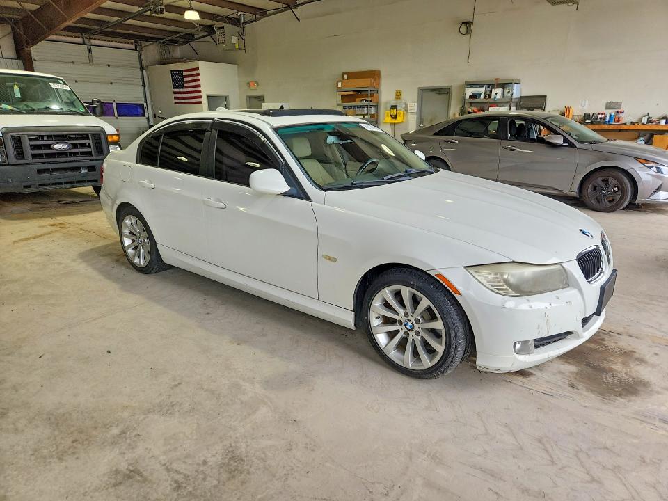 2011 BMW 3er VIN WBAPH5G56BNM74799 COPART salvage auction — MECHANICAL, Pa - Cert Of Title, sold $400 on 2026-07-31 (photo 4)