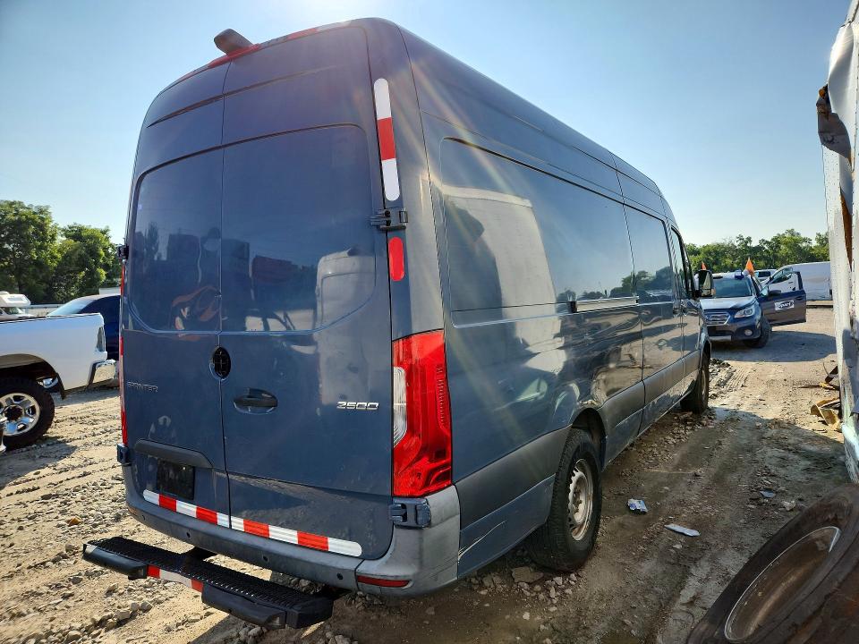 2019 Mercedes-benz Sprinter VIN WD4PF1CD3KT006884 COPART salvage auction — MINOR DENT/SCRATCHES, Oh - Certificate Of Title, sold $8,400 on 2026-08-03 (photo 3)