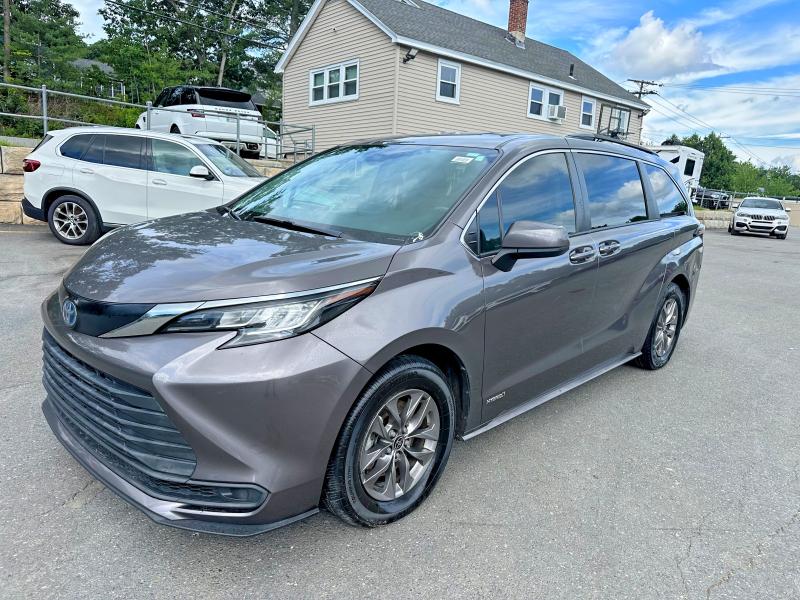 2021 Toyota Sienna VIN 5TDKRKEC2MS025577 COPART salvage auction — MINOR DENT/SCRATCHES, Fl - Certificate Of Title (P), sold $12,700 on 2026-07-17 (photo 1)