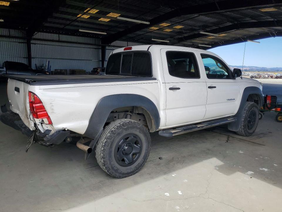 2015 Toyota Tacoma VIN 5TFJX4GNXFX042930 COPART salvage auction — REAR END, Ca - Salvage Certificate, sold $6,900 on 2026-07-30 (photo 3)