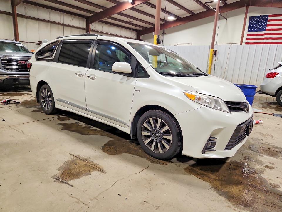 2018 Toyota Sienna VIN 5TDDZ3DC1JS194968 COPART salvage auction — ROOF, PA - CERTIFICATE OF SALVAGE, sold $3,600 on 2026-07-28 (photo 4)