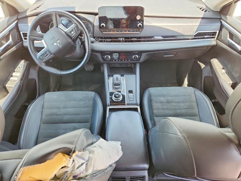 2024 Mitsubishi Outlander VIN JA4J3VA88RZ062469 COPART salvage auction — MINOR DENT/SCRATCHES, KS - CERTIFICATE OF TITLE, sold $10,300 on 2026-07-28 (photo 8)