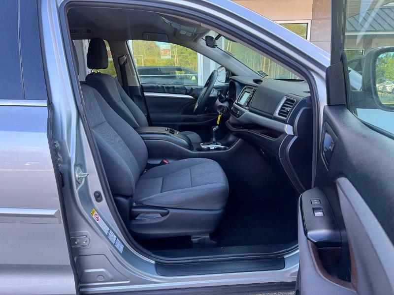 2018 Toyota Highlander VIN 5TDBZRFH9JS843564 COPART salvage auction — MINOR DENT/SCRATCHES, NJ - CERTIFICATE OF TITLE (P), sold $9,700 on 2026-07-17 (photo 5)