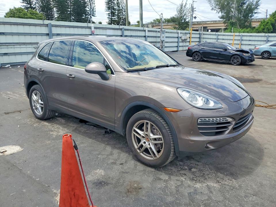 2014 Porsche Cayenne VIN WP1AA2A2XELA00637 COPART salvage auction — REAR END, Al - Certificate Of Title (P), sold $5,700 on 2026-08-14 (photo 4)
