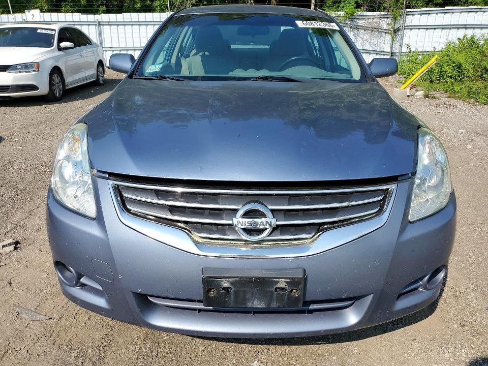 2011 Nissan Altima VIN 1N4AL2AP5BN490935 COPART salvage auction — REAR END, ON - PERMIT NO BRAND - UNFIT, sold $200 on 2026-07-28 (photo 5)