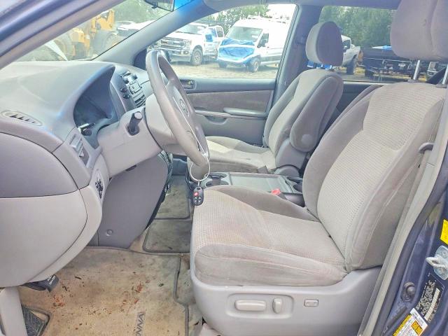 2010 Toyota Sienna VIN 5TDKK4CC9AS305950 COPART salvage auction — REAR END, WA - CERT OF OWNERSHIP-REBUILT, sold $1,500 on 2026-07-15 (photo 7)