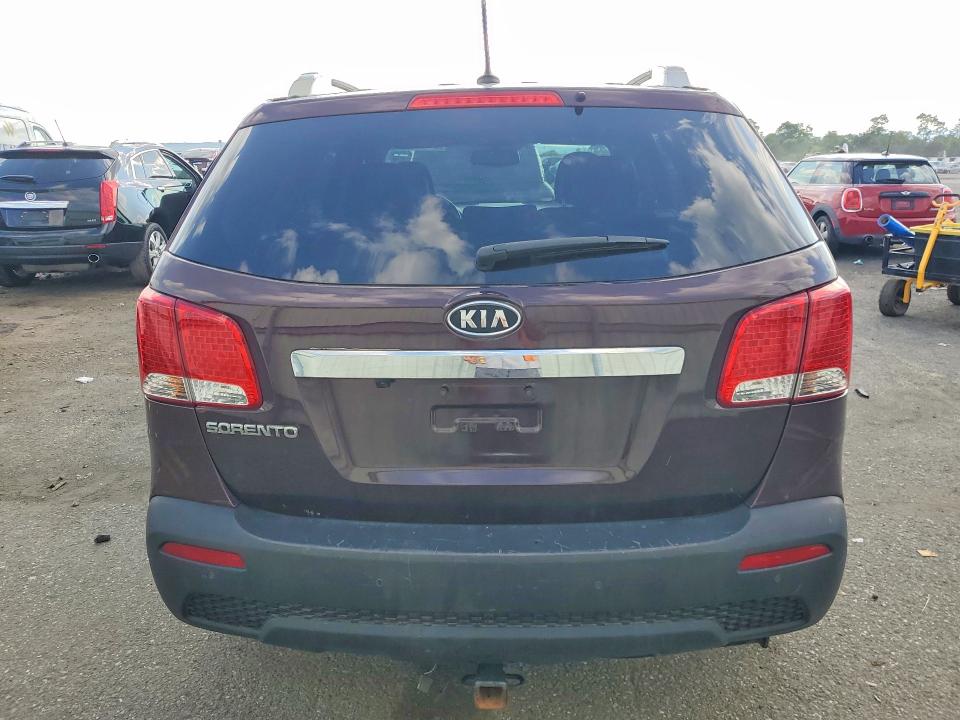 2011 Kia Sorento VIN 5XYKT3A15BG164902 COPART salvage auction — REAR END, Pa - Cert Of Title, sold $2,850 on 2026-07-31 (photo 6)
