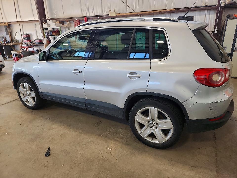 2011 Volkswagen Tiguan VIN WVGBV7AX4BW538730 COPART salvage auction — FRONT END, AB - OOP - ACTIVE, sold $400 on 2026-08-13 (photo 2)
