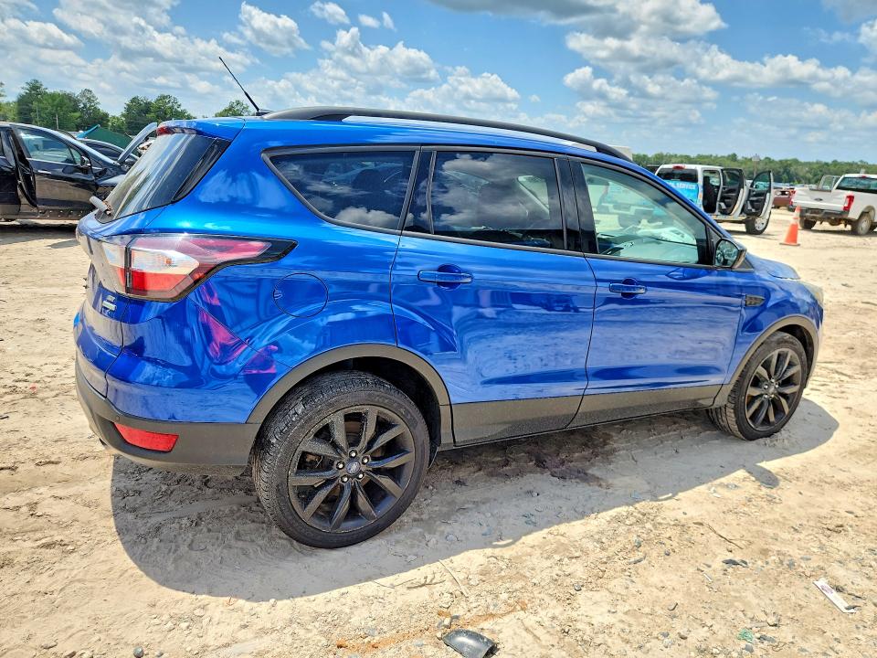 2017 Ford Escape VIN 1FMCU0GD6HUF11304 COPART salvage auction — MINOR DENT/SCRATCHES, Fl - Certificate Of Title, sold $1,050 on 2026-07-31 (photo 3)