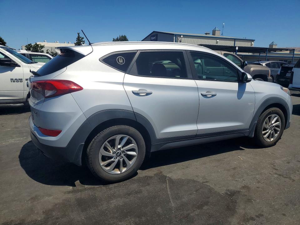 2016 Hyundai Tucson VIN KM8J33A23GU156951 COPART salvage auction — MECHANICAL, Ca - Dis/Dlr/Exp Only Clean Title, sold $1,550 on 2026-07-30 (photo 3)