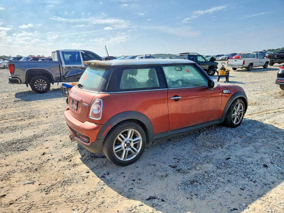 2011 Mini Cooper VIN WMWSV3C52BTY12031 COPART salvage auction — FRONT END, NC - CERTIFICATE OF TITLE, sold $250 on 2026-08-05 (photo 3)