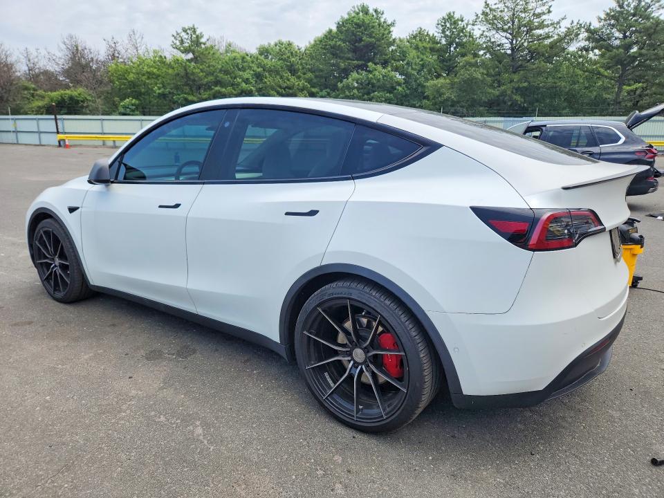2022 Tesla Model y VIN 7SAYGDEF6NF308174 COPART salvage auction — MINOR DENT/SCRATCHES, Ny - Certificate Of Title (P), sold $12,700 on 2026-07-28 (photo 2)