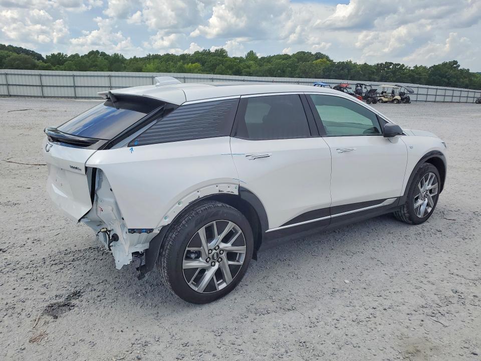 2025 Cadillac Optiq VIN 3GYK3DMR4SS216794 COPART salvage auction — REAR END, Nc - Salvage Certificate Of Title, sold $16,600 on 2026-08-19 (photo 3)