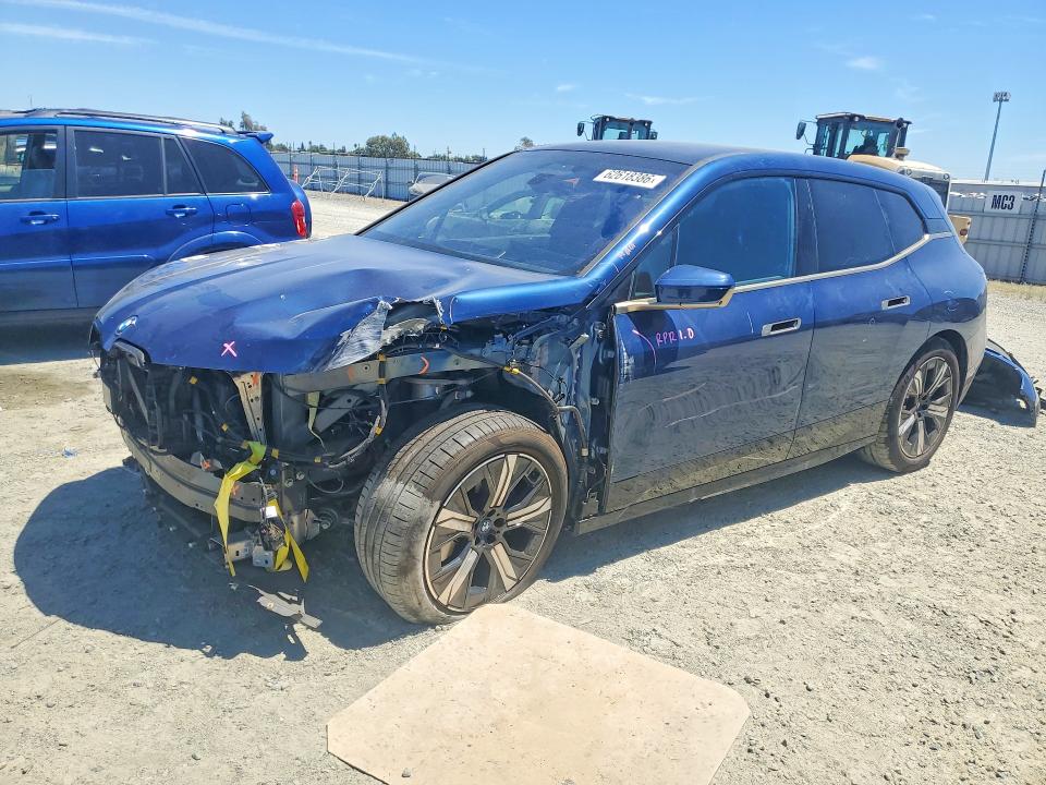 2022 BMW Ix VIN WB523CF00NCJ80011 COPART salvage auction — FRONT END, Ca - Salvage Certificate, sold $17,800 on 2026-07-30 (photo 1)