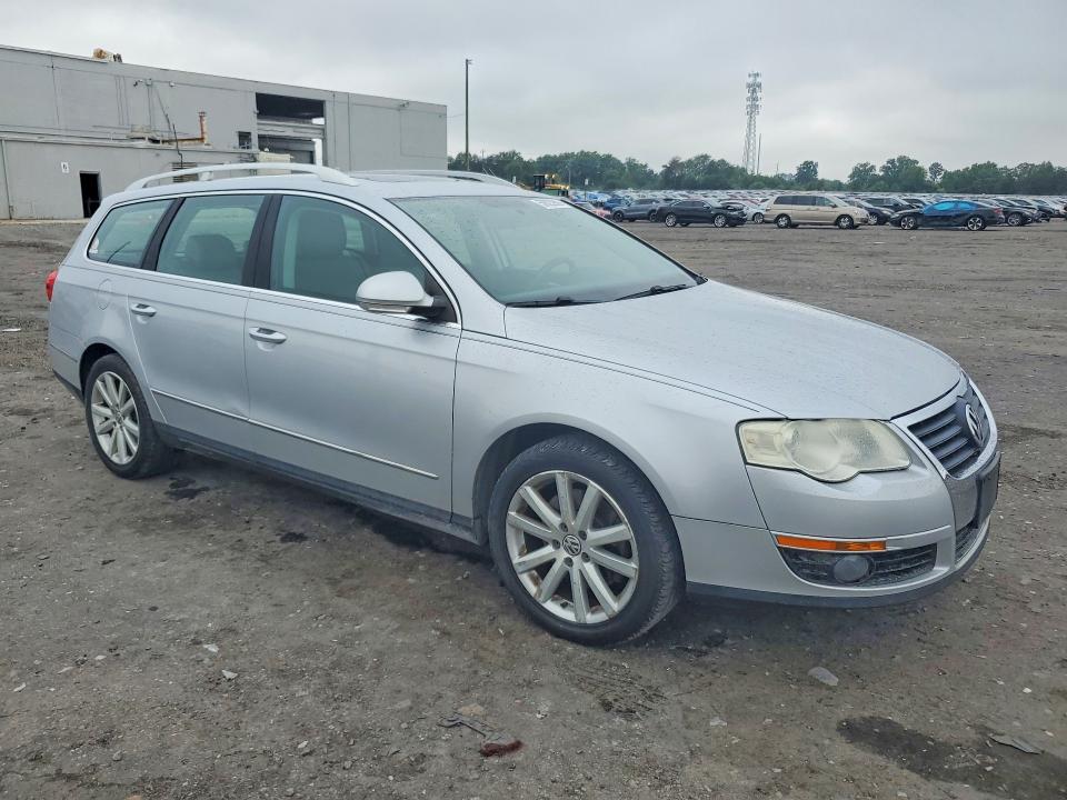 2010 Volkswagen Passat VIN WVWXK7AN2AE148425 COPART salvage auction — MINOR DENT/SCRATCHES, VA - CERTIFICATE OF TITLE, sold $450 on 2026-07-15 (photo 4)