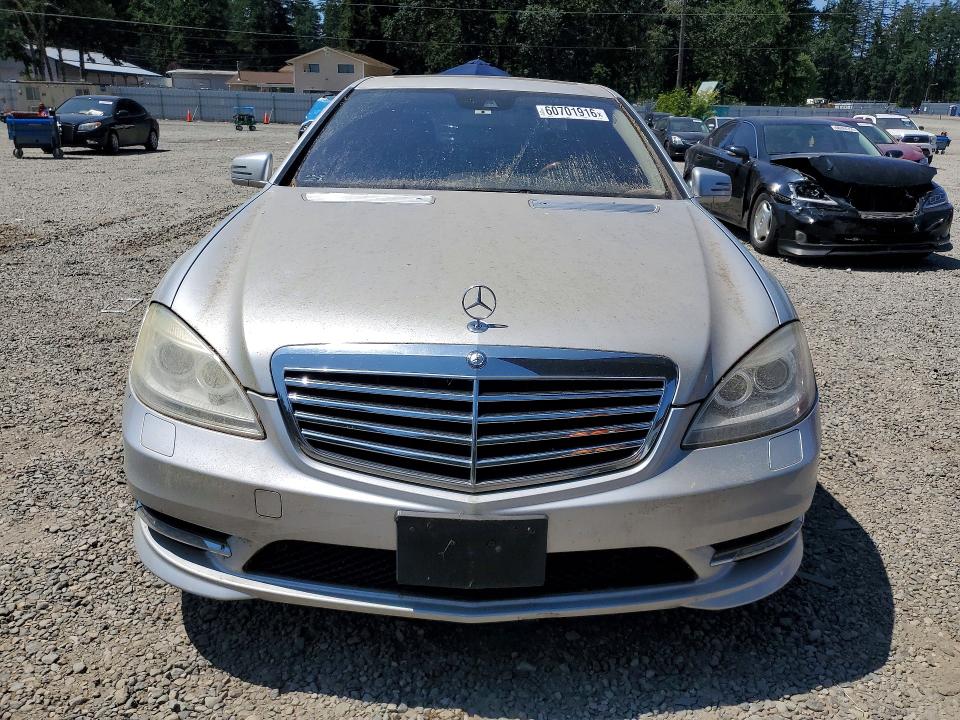 2011 Mercedes-benz S class VIN WDDNG9FB6BA384898 COPART salvage auction — MINOR DENT/SCRATCHES, MT - CERTIFICATE OF TITLE, sold $2,050 on 2026-08-11 (photo 5)